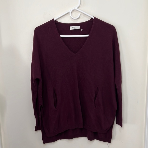 Aritzia Babaton Baylor Front Pockets V-neck Warm Sweater size XS - Picture 11 of 11